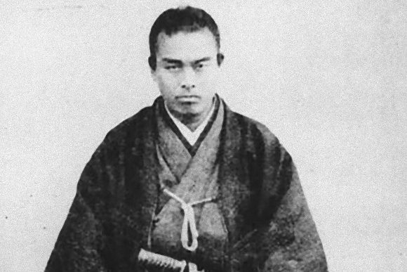 幕末の志士、中岡慎太郎の写真。正面からキリっとした視線を向けている。