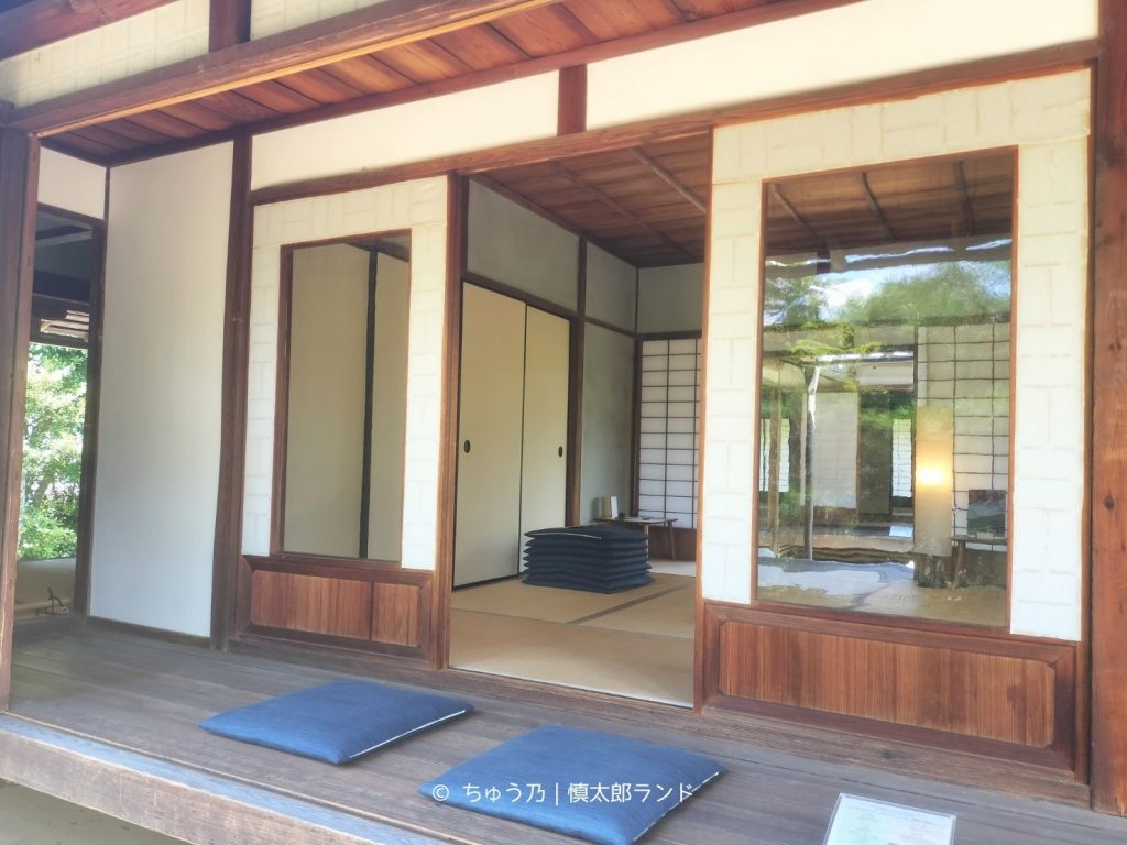 岩倉具視幽棲旧宅の座敷と縁側